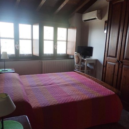 Bed & Breakfast Ca' Di Vissai Arnasco Ruang foto